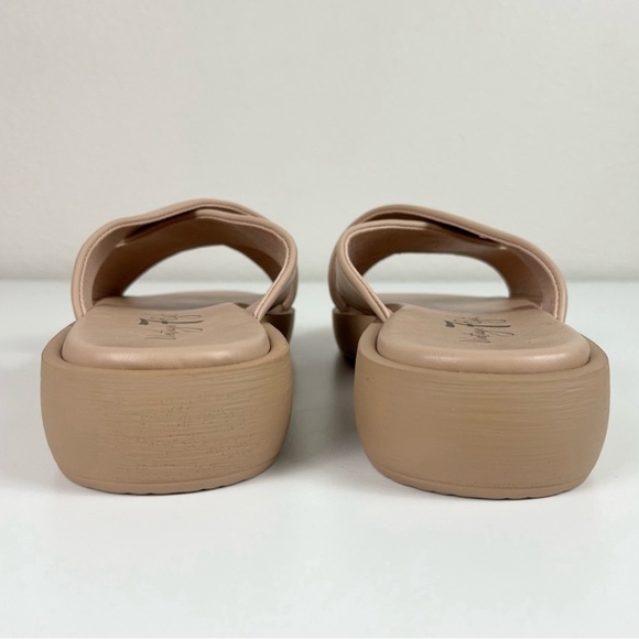 Sandals - Picture 5 of 9